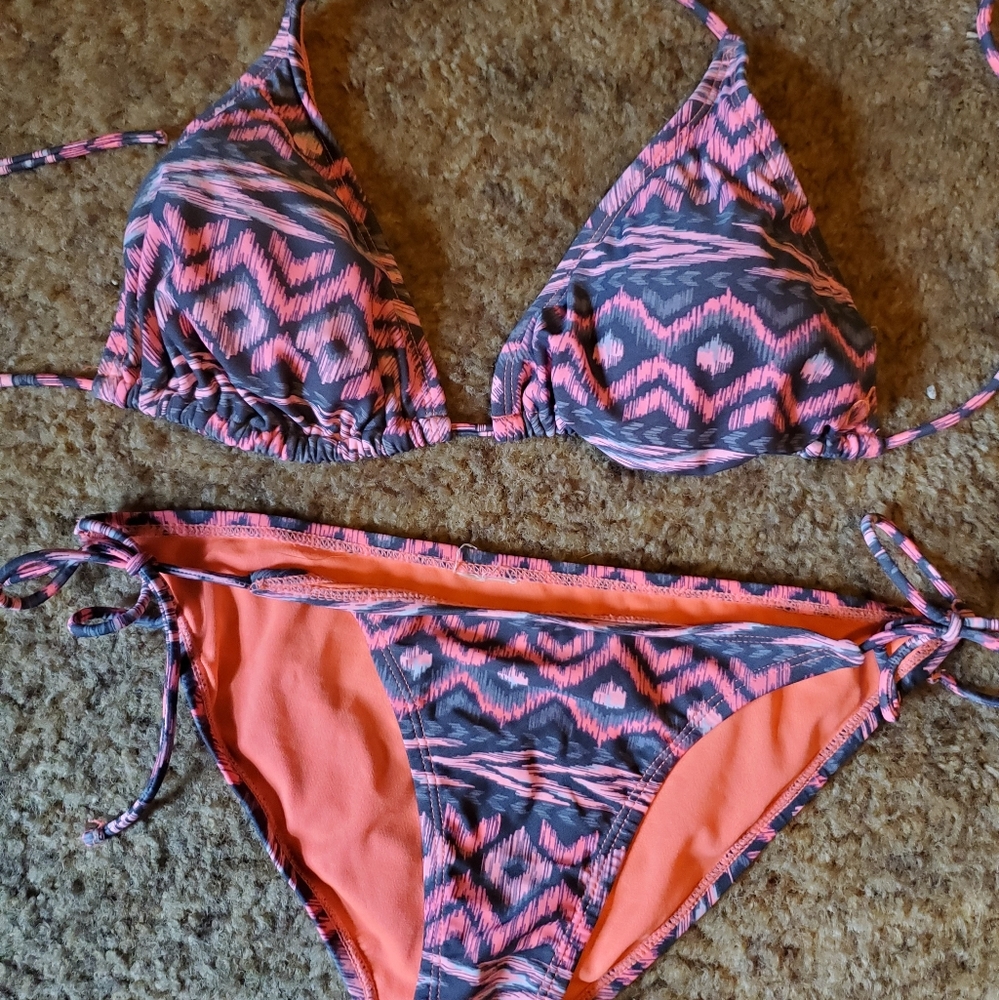 Bikini pink + gray aztec leopard type print
